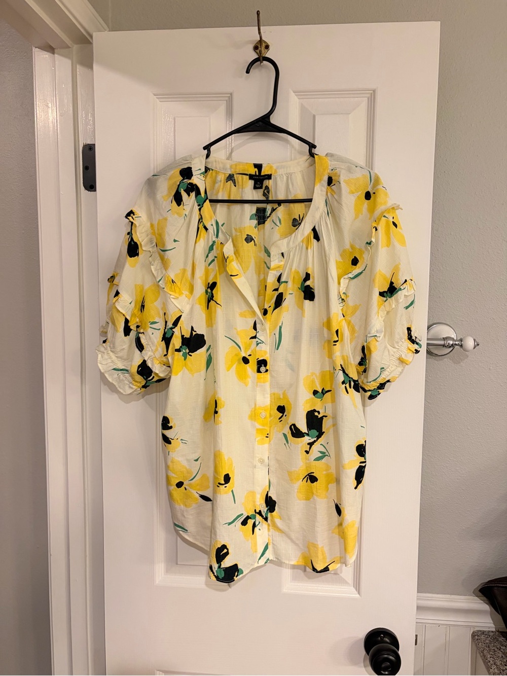 Ann Taylor Women’s XL Yellow Floral Button Up Top Short Sleeve Cotton